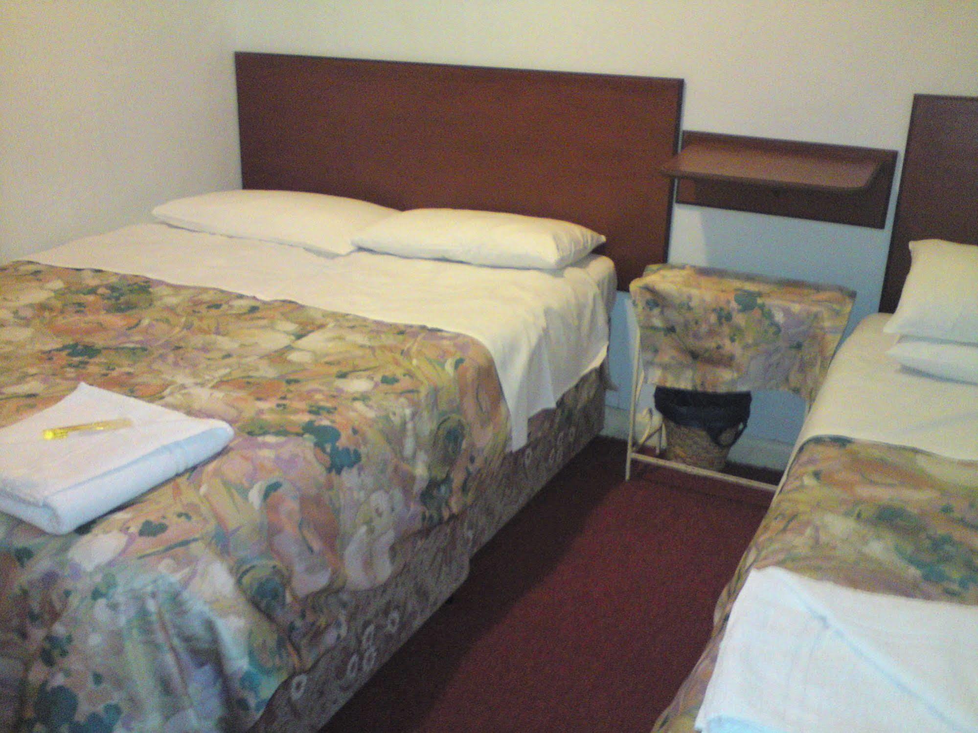 Regency Court Hotel Лондон Экстерьер фото